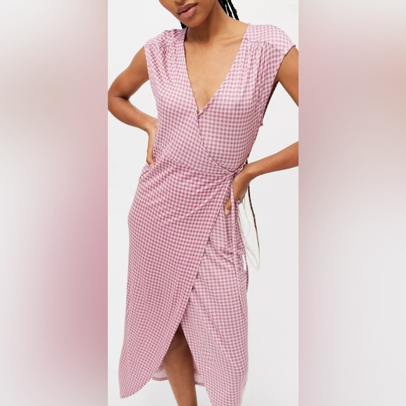 UO Zina Wrap Midi Dress - Picture 3 of 9